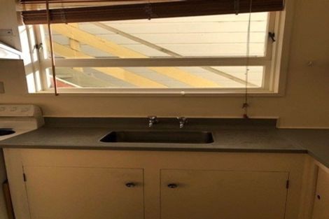 Photo of property in 82 Rolleston Street, Mount Cook, Wellington, 6021