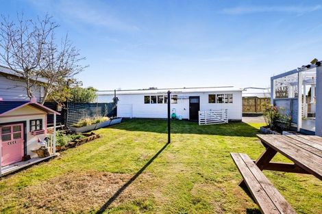 Photo of property in 37 Dixon Avenue, Hawera, 4610