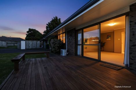 Photo of property in 10b Taurus Place, Kawaha Point, Rotorua, 3010