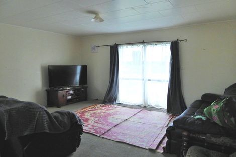 Photo of property in 19 Gladys Place, Kelvin Grove, Palmerston North, 4414