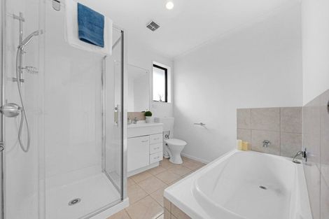 Photo of property in 31 Misty Valley Drive, Henderson, Auckland, 0612