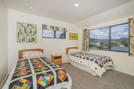 Photo of property in 1 Hardy Place, Cooks Beach, Whitianga, 3591