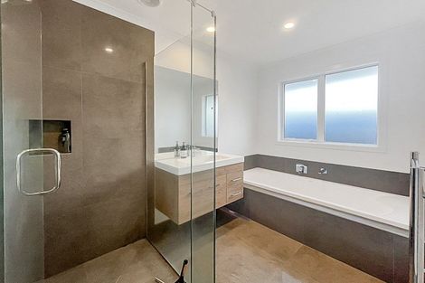 Photo of property in 111 Johnstone Drive, Fitzherbert, Palmerston North, 4410