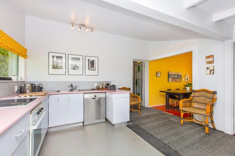 Photo of property in 42a Wallis Street, Raglan, 3225