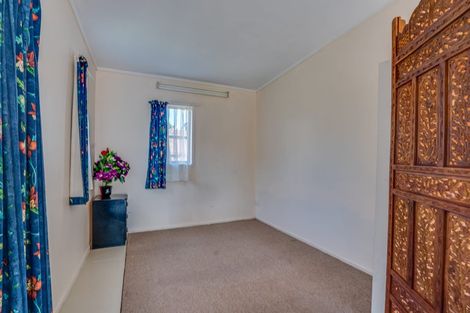 Photo of property in 15 Camden Place, Papatoetoe, Auckland, 2025