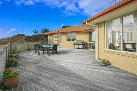 Photo of property in 39 Bluebird Crescent, Unsworth Heights, Auckland, 0632