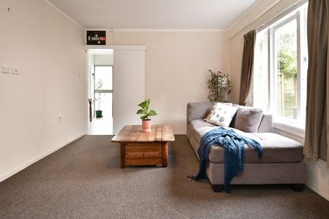 Photo of property in 6 Maori Hut Road, Red Beach, 0932