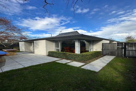Photo of property in 1/195b Wairakei Road, Bryndwr, Christchurch, 8053