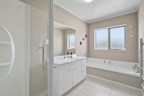 Photo of property in 11 Harlech Glen, Bethlehem, Tauranga, 3110