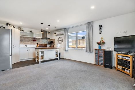 Photo of property in 11 Kamahi Crescent, Papamoa Beach, Papamoa, 3118