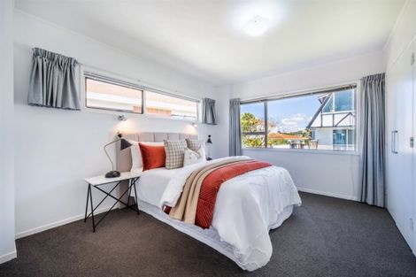 Photo of property in 2/50 Seaview Road, Castor Bay, Auckland, 0620
