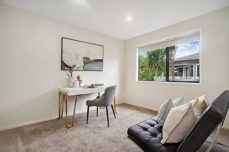 Photo of property in 4a Korotaha Terrace, Rothesay Bay, Auckland, 0630