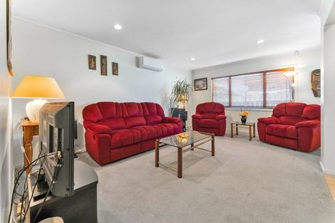Photo of property in 1/70 Howe Street, Howick, Auckland, 2014