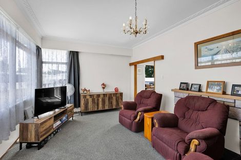 Photo of property in 261 Huatoki Street, Upper Vogeltown, New Plymouth, 4310