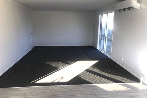 Photo of property in 21a Main Road, Titahi Bay, Porirua, 5022