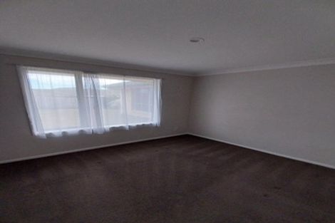 Photo of property in 57 Bluebird Crescent, Unsworth Heights, Auckland, 0632