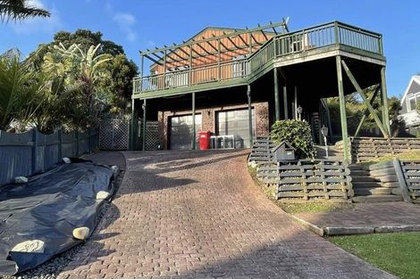 Photo of property in 70 Hadfield Street, Beach Haven, Auckland, 0626