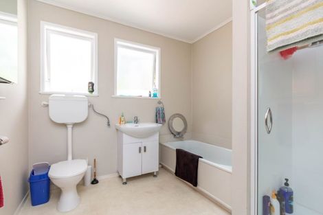 Photo of property in 29 Cron Avenue, Te Atatu South, Auckland, 0610