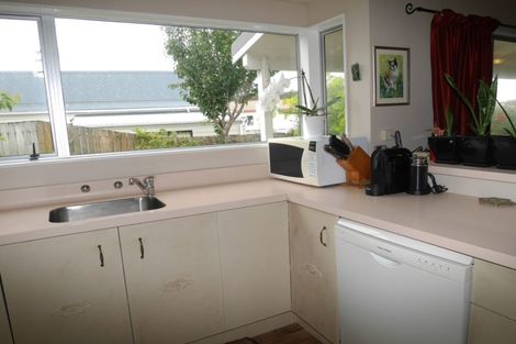 Photo of property in 38 Rosewood Place, Paraparaumu, 5032