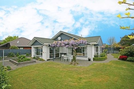 Photo of property in 5 Cherrywood Place, Redwood, Christchurch, 8051
