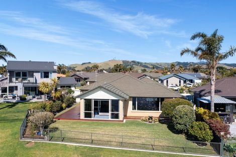 Photo of property in 143 Oriental Parade, Papamoa Beach, Papamoa, 3118