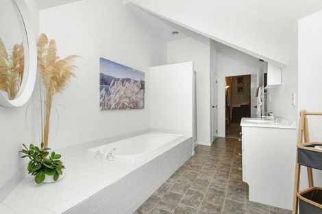 Photo of property in 1 Avonlea Grove, Belmont, Lower Hutt, 5010