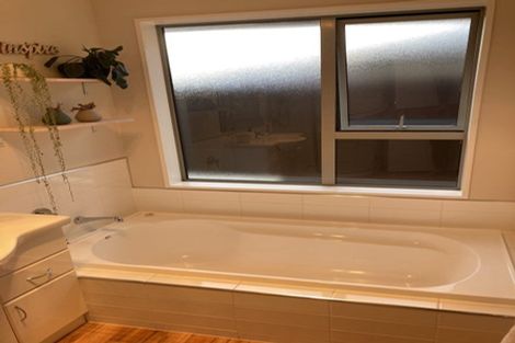 Photo of property in 16a Dunsford Close, Halswell, Christchurch, 8025