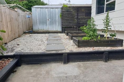 Photo of property in 34 Kemp Road, Massey, Auckland, 0614