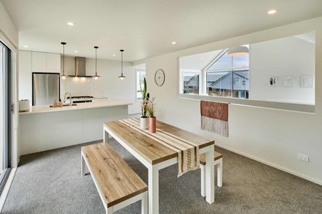 Photo of property in 11 Lemonwood Way, Woodridge, Wellington, 6037