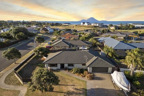 Photo of property in 1 Marchignal Street, Coastlands, Whakatane, 3120