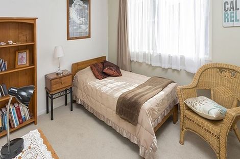 Photo of property in 2 Gardenia Grove, Half Moon Bay, Auckland, 2012