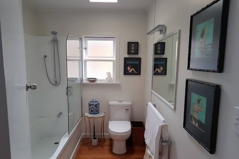 Photo of property in 176 Beach Haven Road, Beach Haven, Auckland, 0626