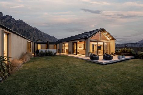 Photo of property in 10 Double Cone Road, Jacks Point, Queenstown, 9371