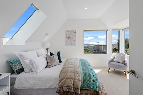 Photo of property in 85 Beachville Road, Redcliffs, Christchurch, 8081