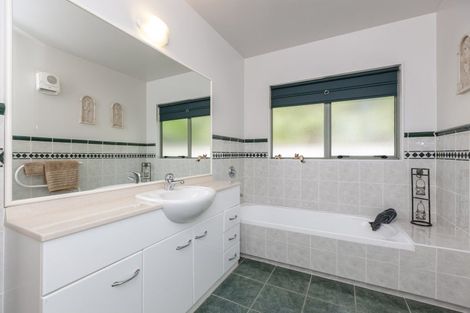 Photo of property in 5a Willow Grove, Raumati Beach, Paraparaumu, 5032