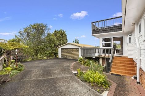 Photo of property in 30 Deuxberry Avenue, Northcote, Auckland, 0627