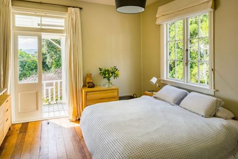 Photo of property in 17 Kowhai Street, Eastbourne, Lower Hutt, 5013