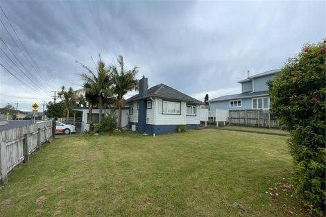 Photo of property in 216 Te Atatu Road, Te Atatu South, Auckland, 0610