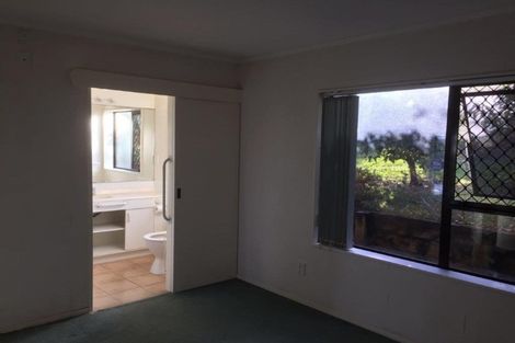 Photo of property in 16 Gala Place, Henderson, Auckland, 0612