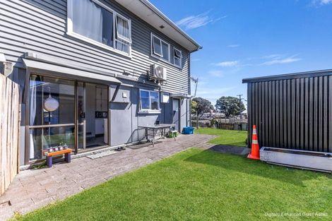 Photo of property in 22 Cook Street, Marfell, New Plymouth, 4310