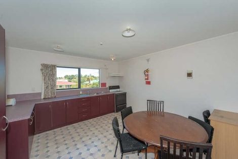 Photo of property in Carrington House, 12/2 Baffles Crescent, Silverdale, Hamilton, 3216