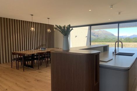 Photo of property in 27 Rubus Street, Wanaka, 9382