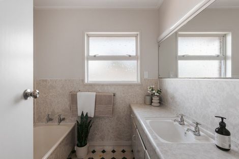 Photo of property in 10a Claremont Terrace, Otumoetai, Tauranga, 3110