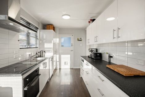 Photo of property in 44 Casey Avenue, Fairfield, Hamilton, 3214