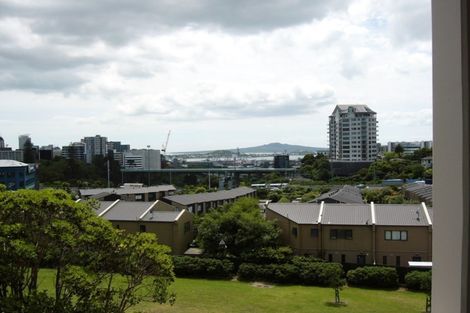Photo of property in Luna Apartments, 3v/16 Burton Street, Grafton, Auckland, 1010