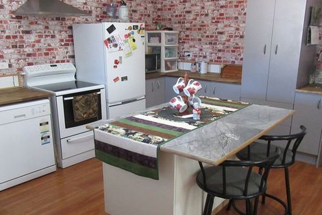 Photo of property in 15 Manse Street, Waimate, 7924