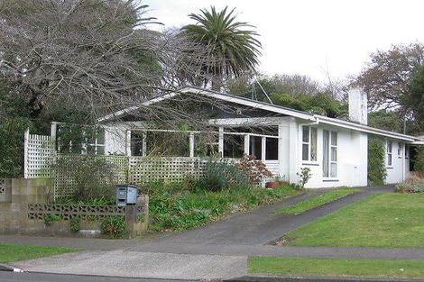Photo of property in 10 Churchill Avenue, Hokowhitu, Palmerston North, 4410