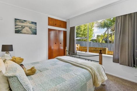Photo of property in 121 Carlisle Road, Northcross, Auckland, 0632