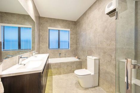 Photo of property in 3 Keel Street, Long Bay, Auckland, 0630