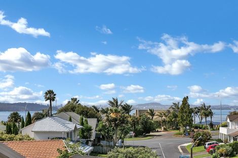 Photo of property in 3 Bridgehead Cove, West Harbour, Auckland, 0618